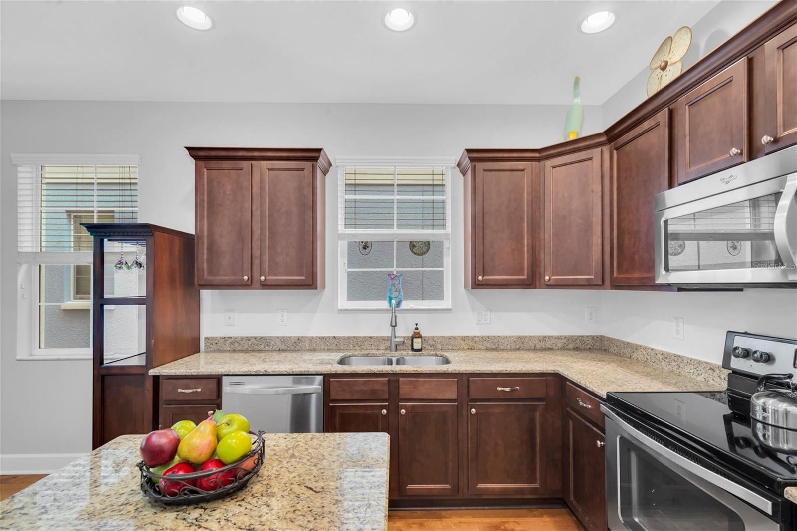 208 CUTLASS WAY, OLDSMAR, FL — photo 14