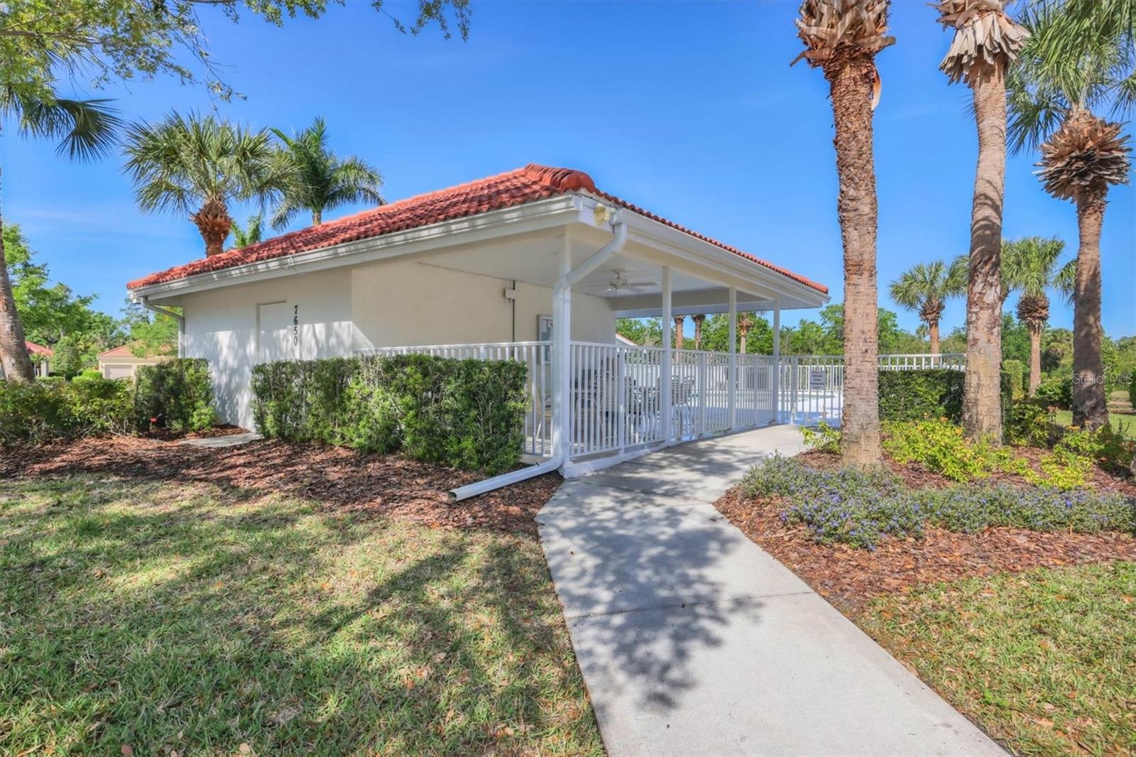 7527 MARSH ORCHID CIR, BRADENTON, FL — photo 46