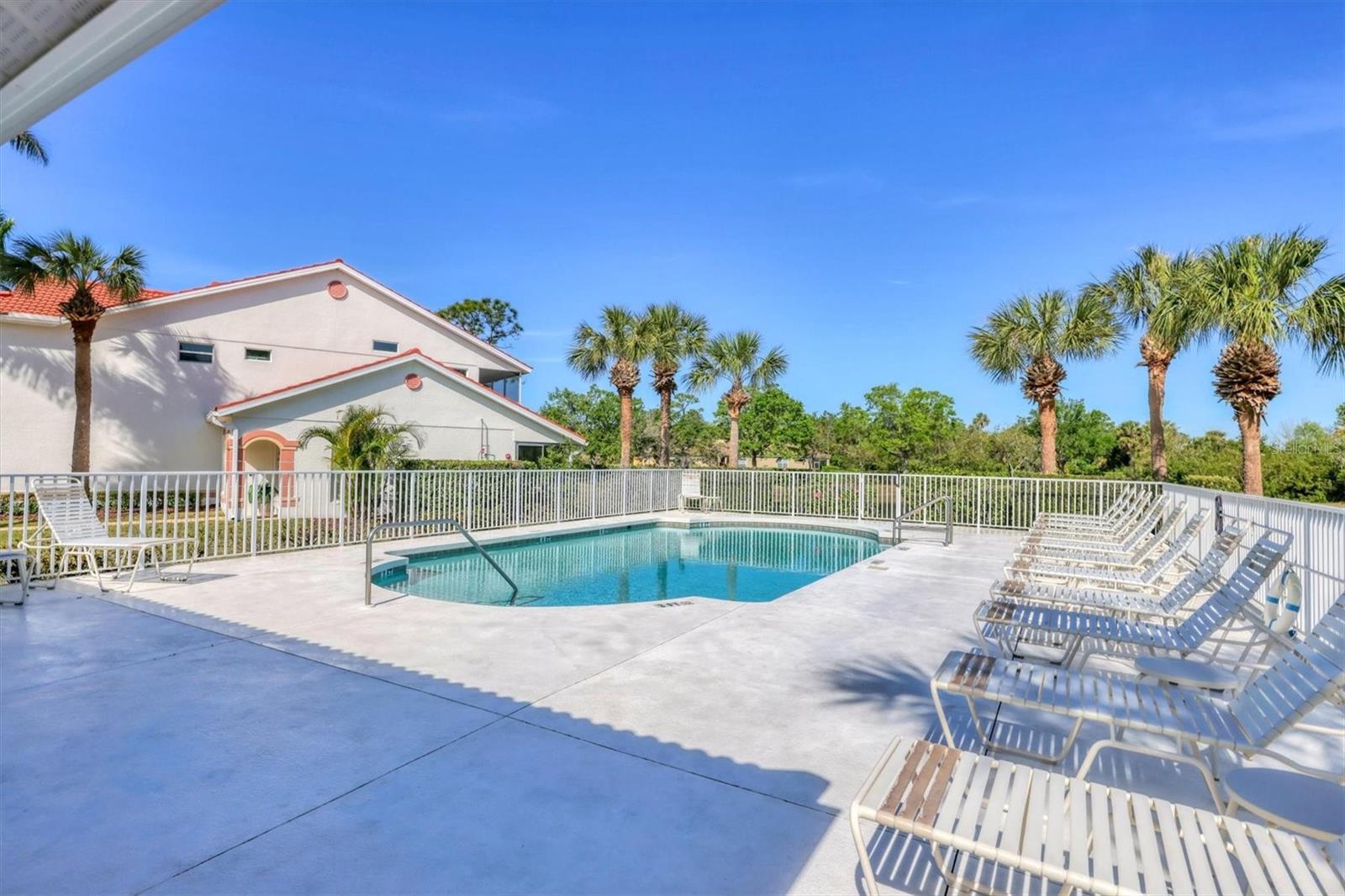 7527 MARSH ORCHID CIR, BRADENTON, FL — photo 48