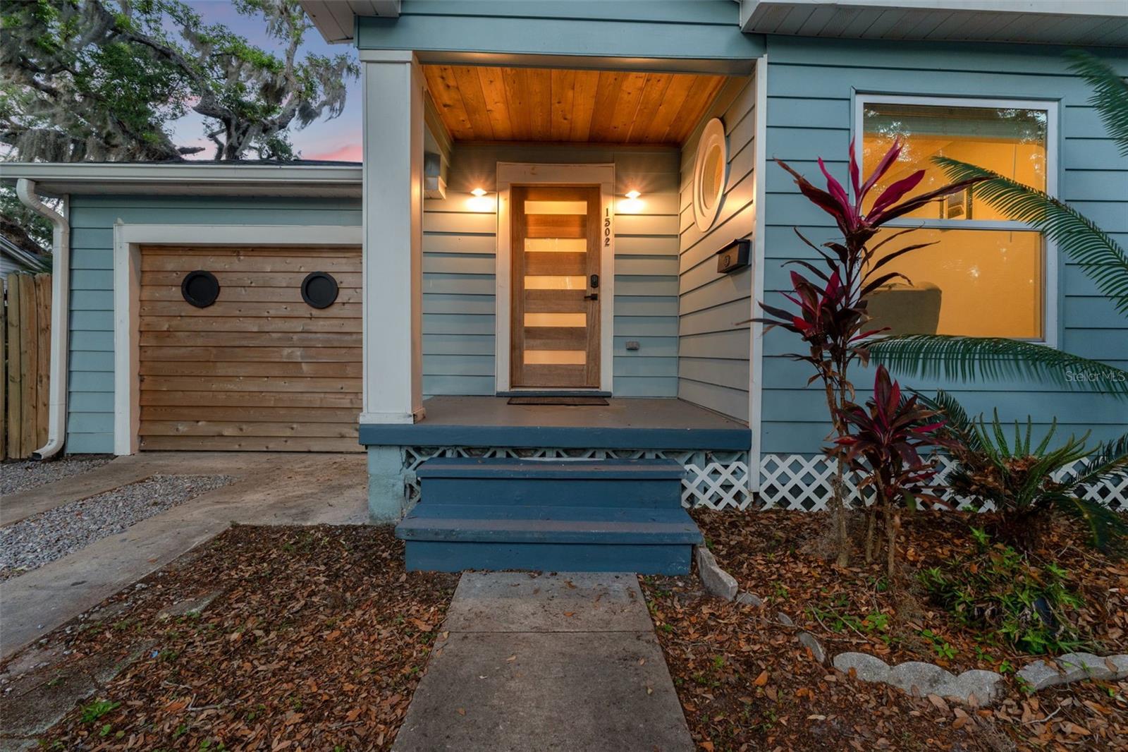 1502 E PARK CIR, TAMPA, FL — photo 6