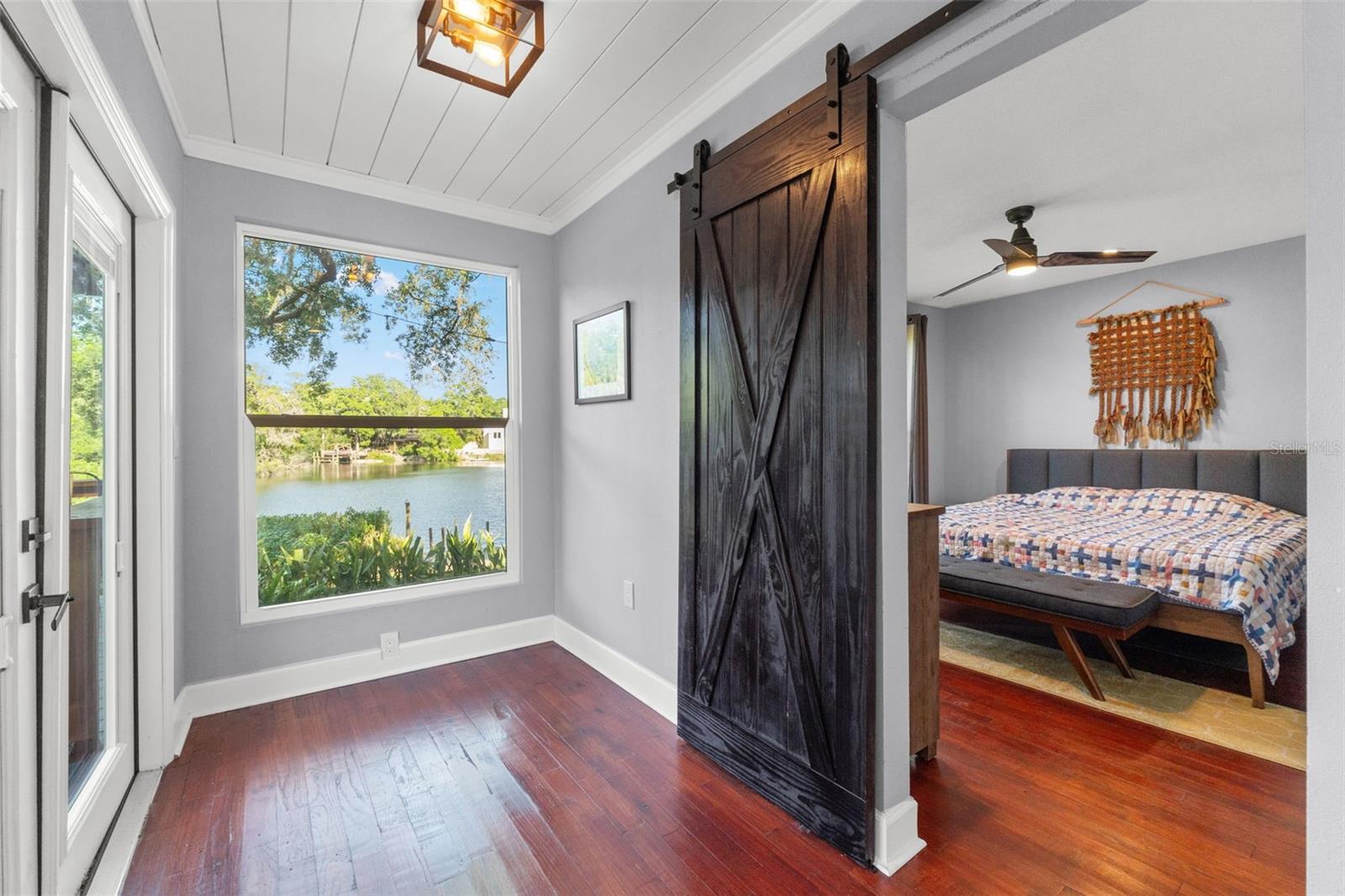 1502 E PARK CIR, TAMPA, FL — photo 29