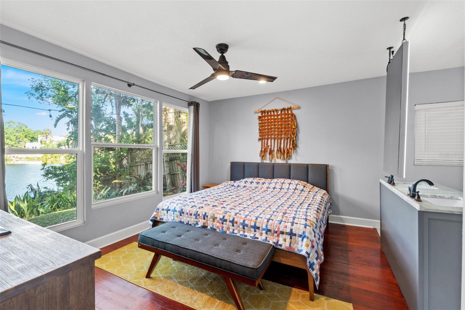 1502 E PARK CIR, TAMPA, FL — photo 30