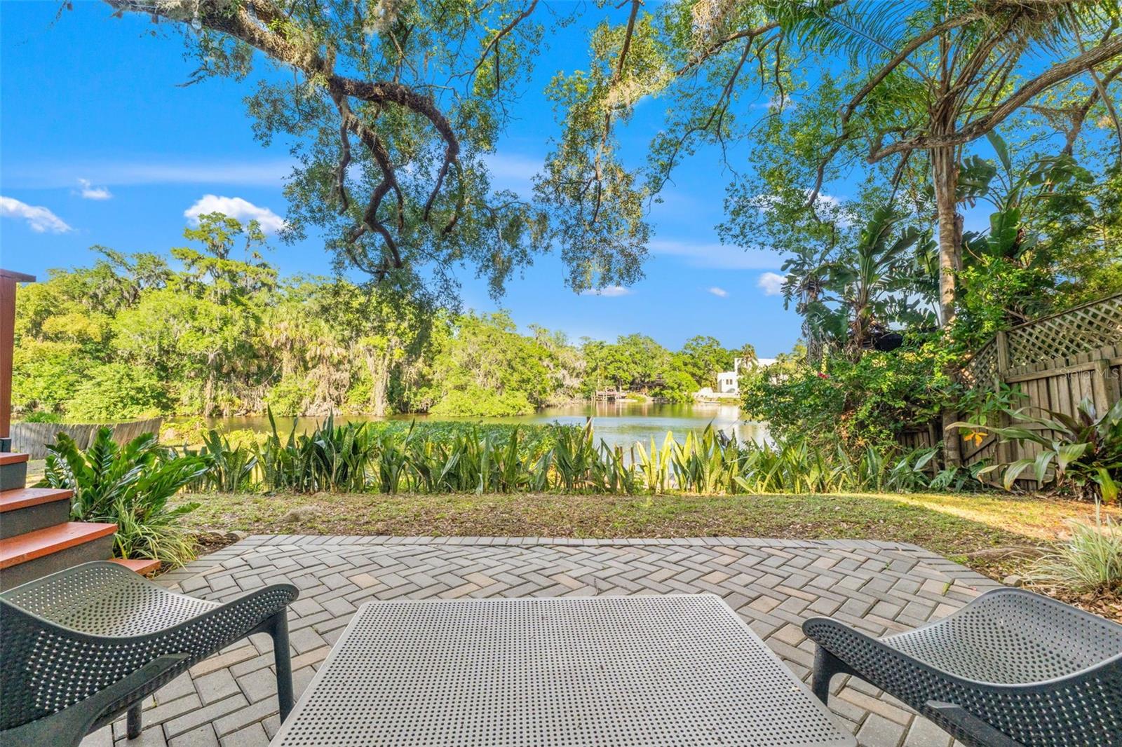 1502 E PARK CIR, TAMPA, FL — photo 43