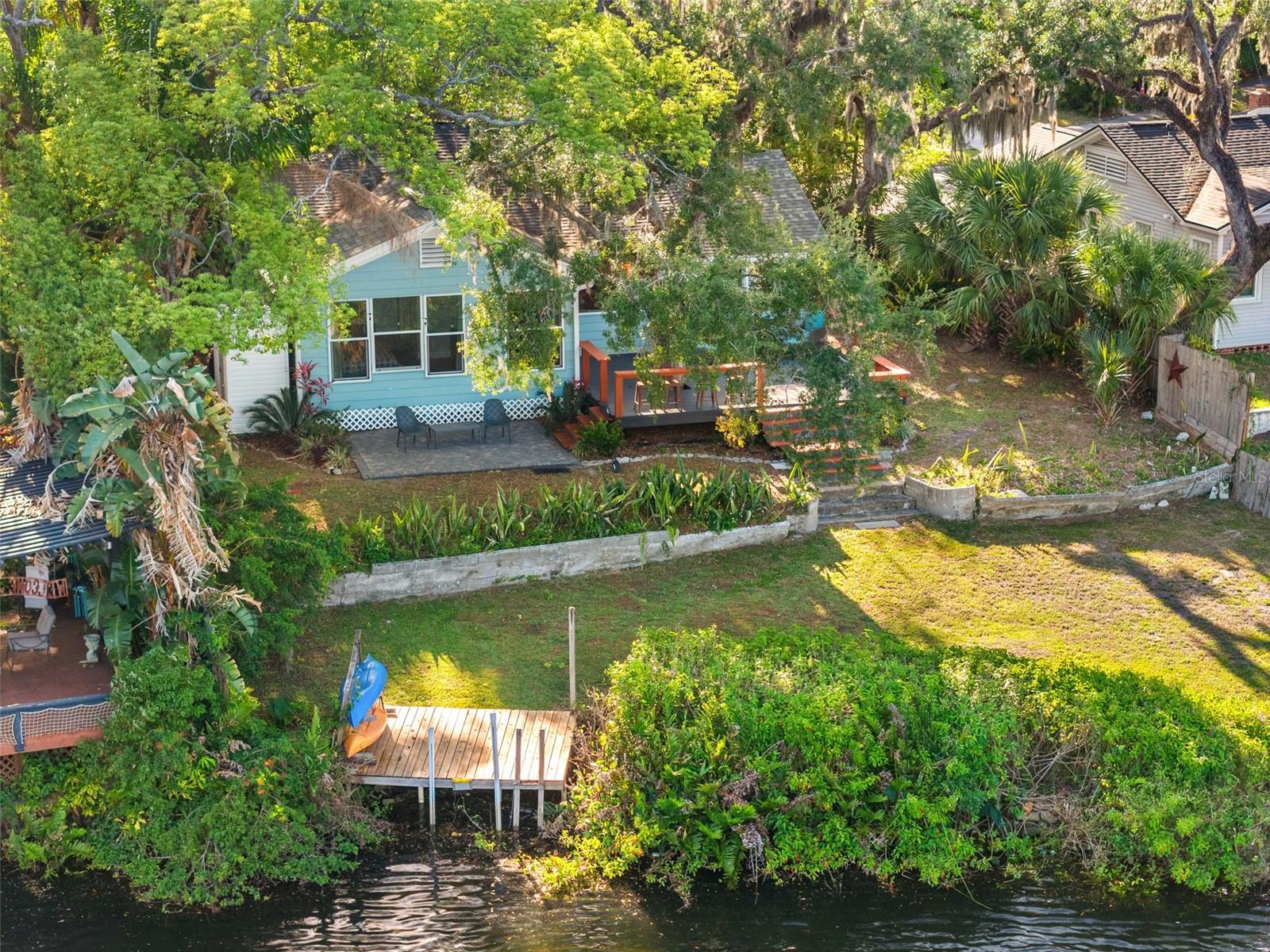 1502 E PARK CIR, TAMPA, FL — photo 51