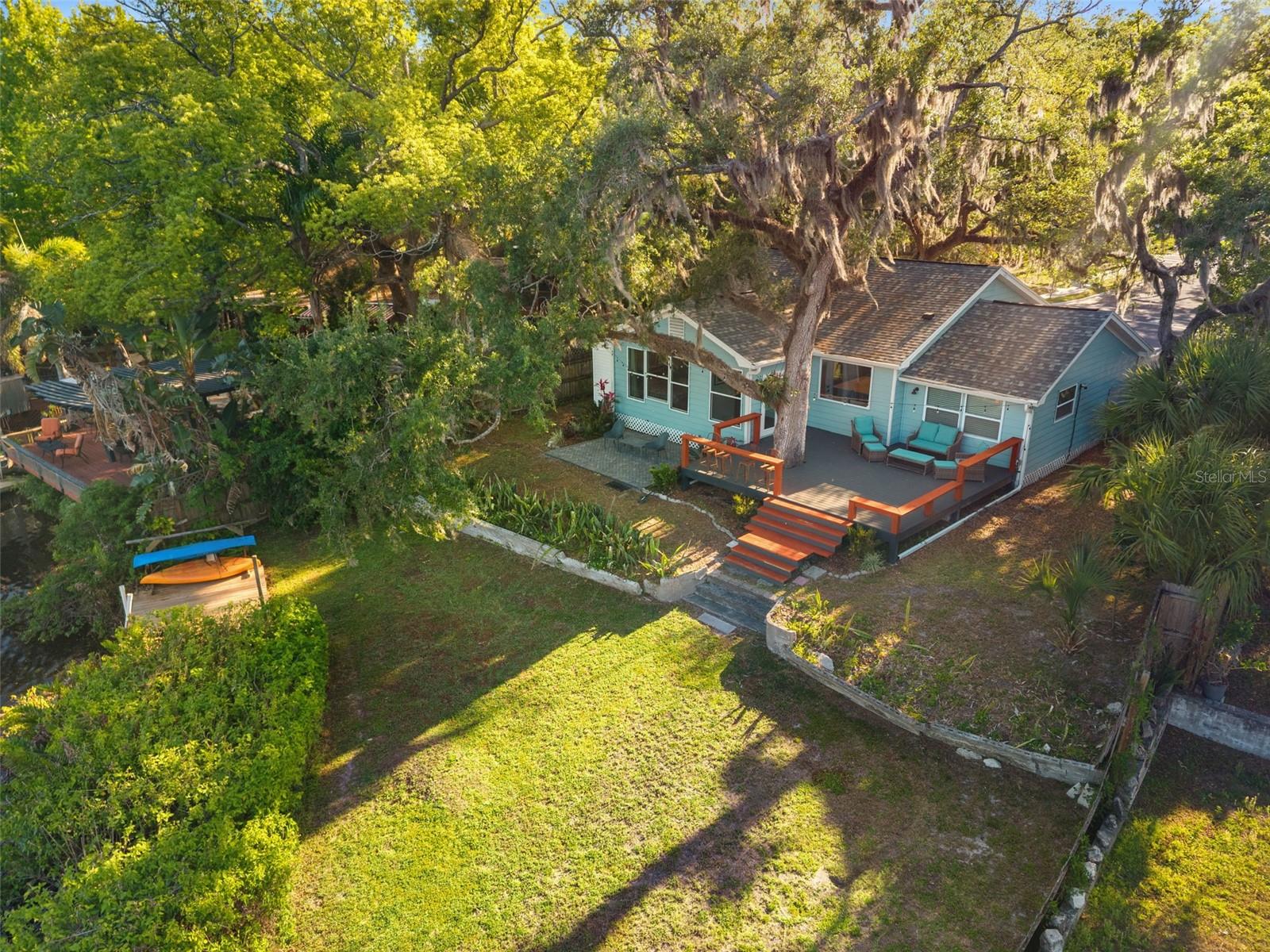 1502 E PARK CIR, TAMPA, FL — photo 52