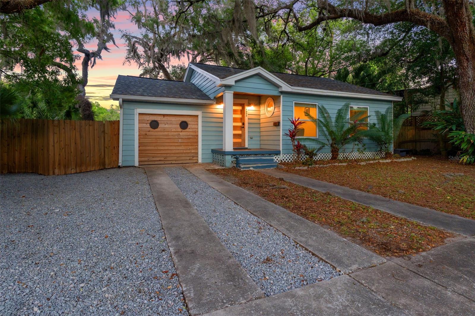 1502 E PARK CIR, TAMPA, FL — photo 55