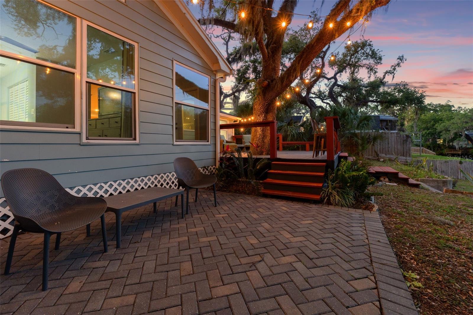 1502 E PARK CIR, TAMPA, FL — photo 62