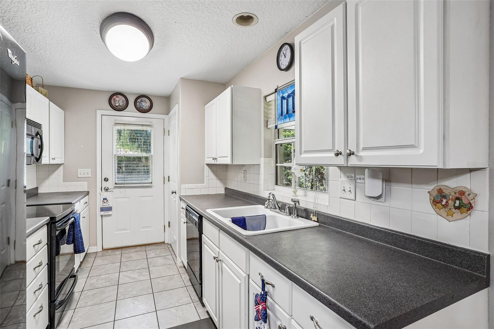 1274 N PALMETTO CIR, EUSTIS, FL — photo 24