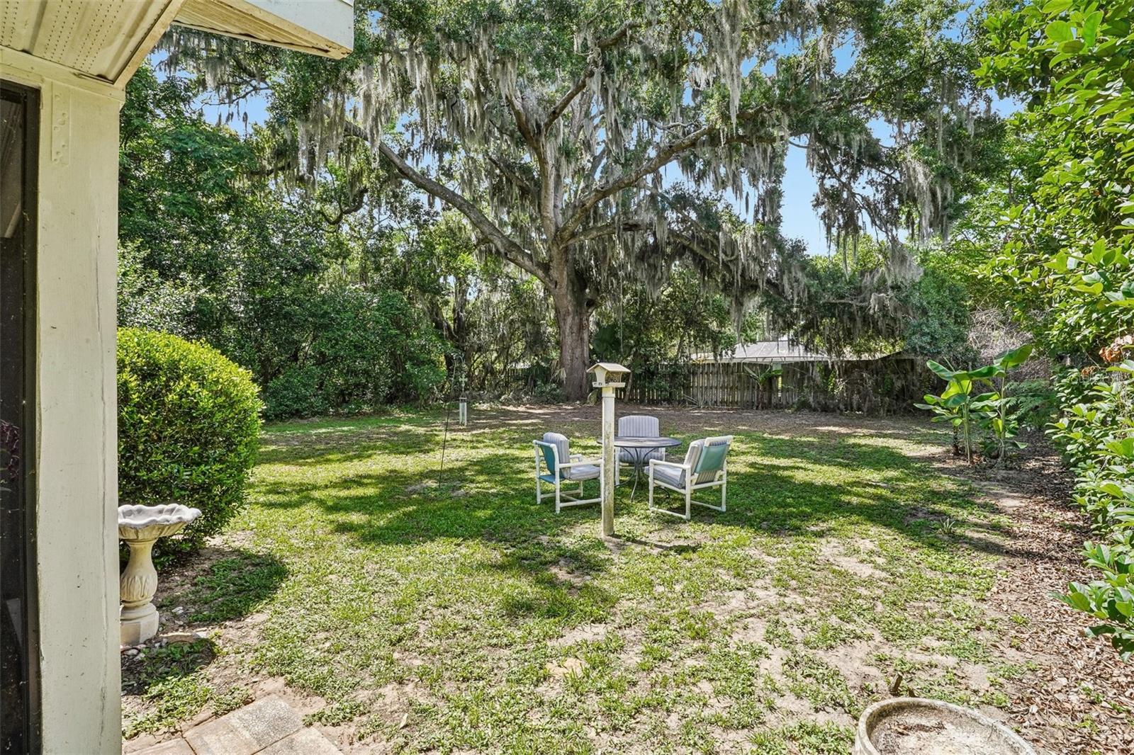 1274 N PALMETTO CIR, EUSTIS, FL — photo 64