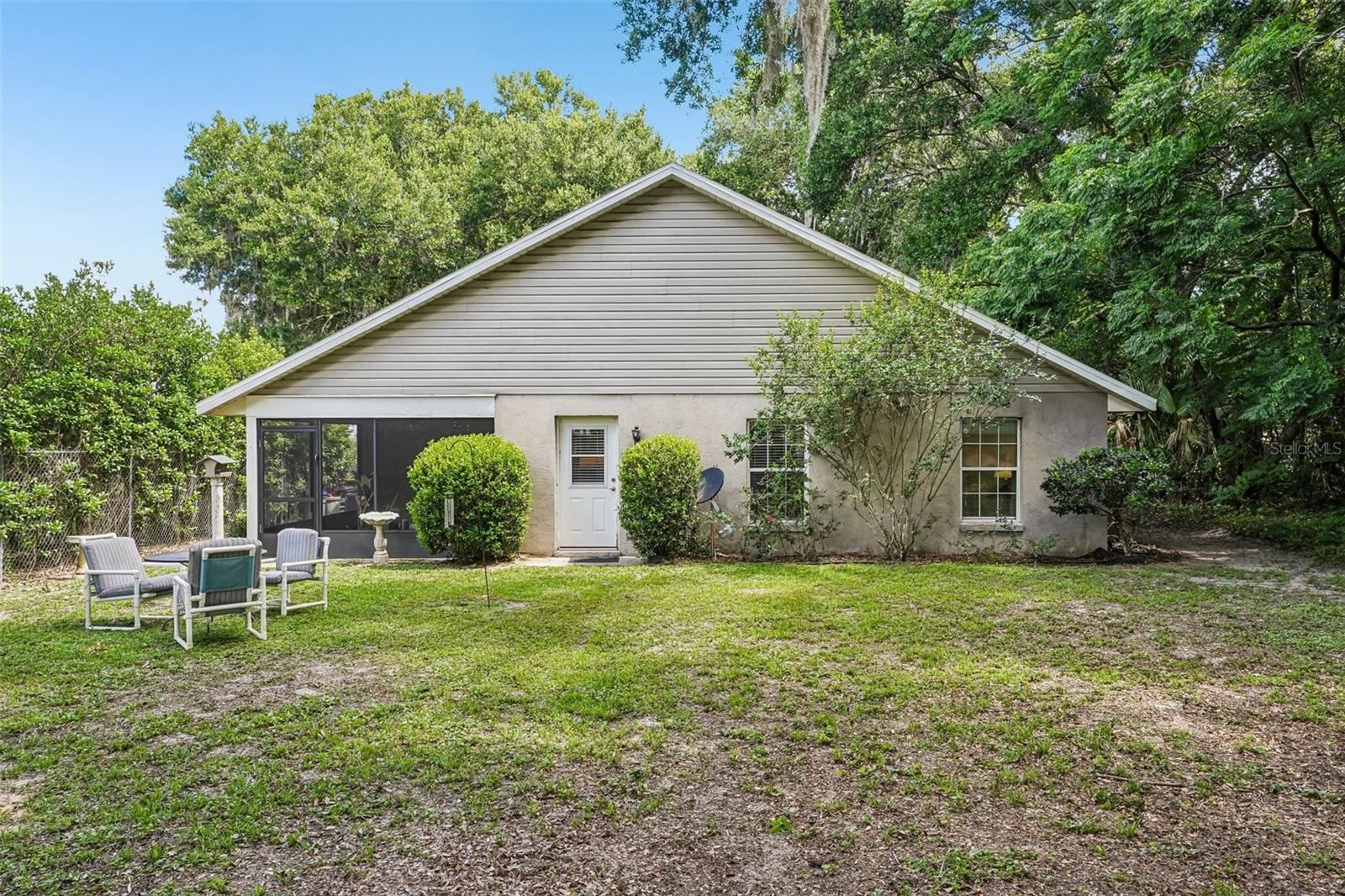 1274 N PALMETTO CIR, EUSTIS, FL — photo 70
