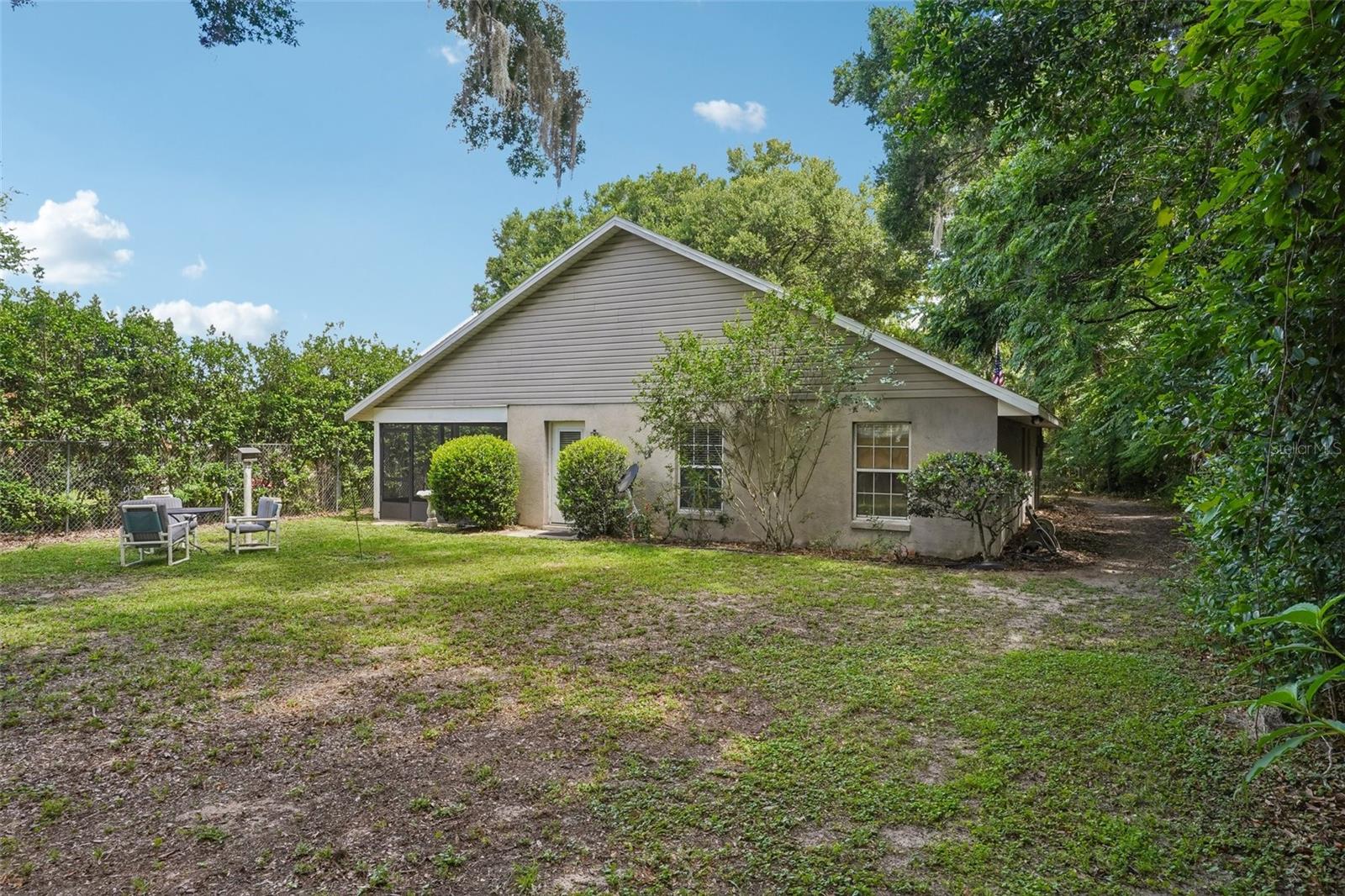 1274 N PALMETTO CIR, EUSTIS, FL — photo 71