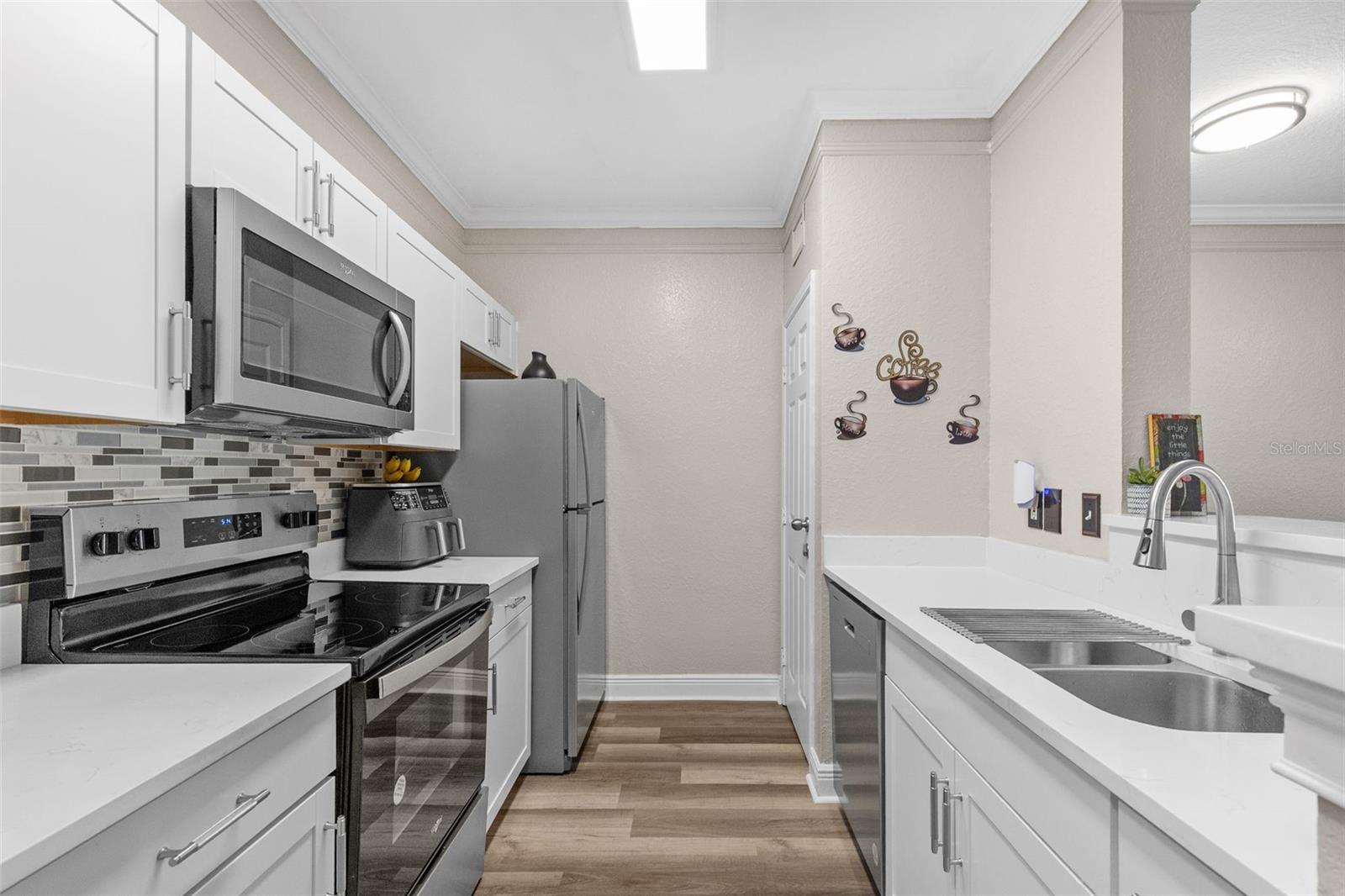 4323 BAYSIDE VILLAGE DR #105, TAMPA, FL — photo 18