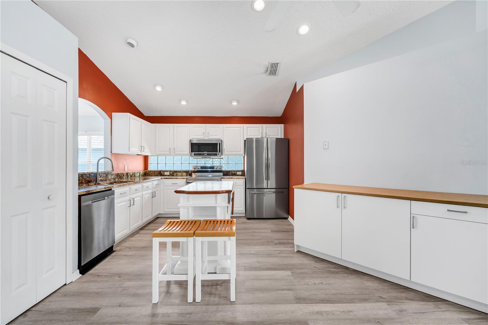 515 LAKE DAVENPORT BLVD, DAVENPORT, FL — photo 11