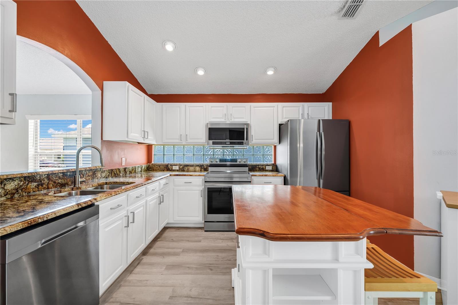 515 LAKE DAVENPORT BLVD, DAVENPORT, FL — photo 13