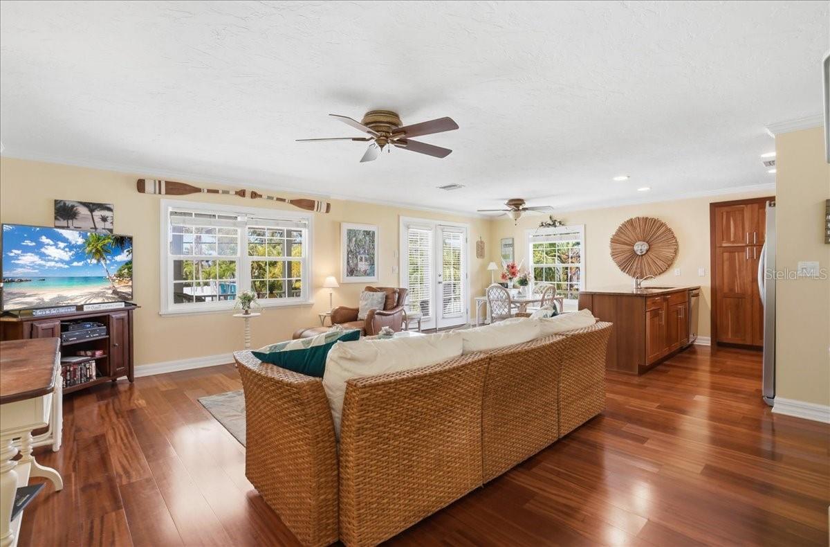 2811 GULF DR, HOLMES BEACH, FL — photo 7