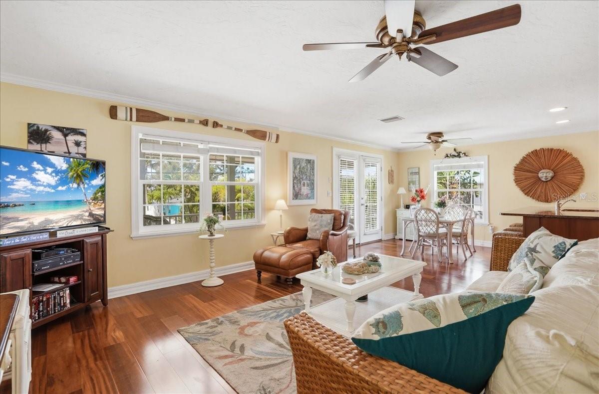 2811 GULF DR, HOLMES BEACH, FL — photo 8