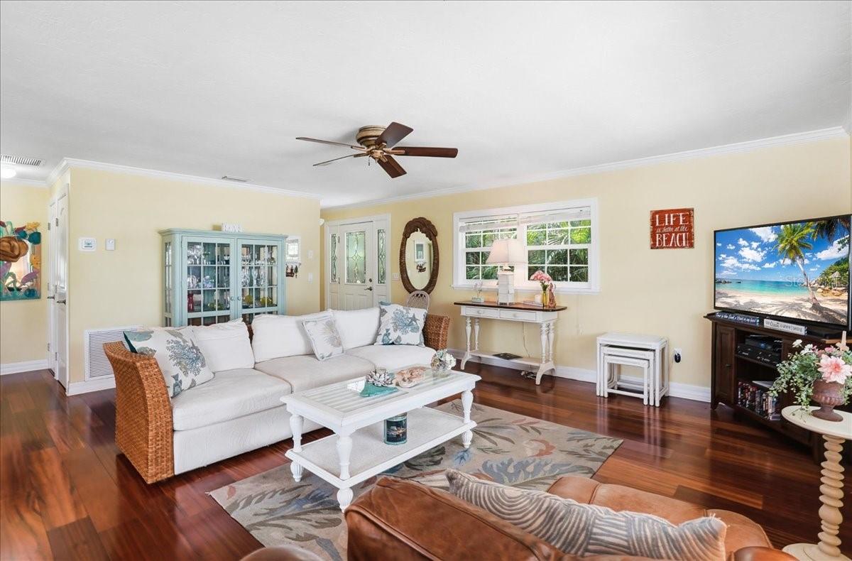 2811 GULF DR, HOLMES BEACH, FL — photo 9