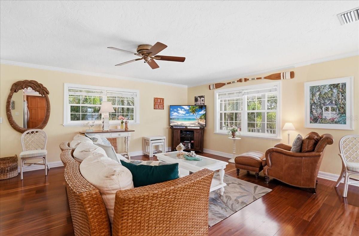 2811 GULF DR, HOLMES BEACH, FL — photo 11