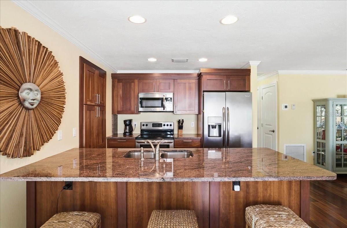 2811 GULF DR, HOLMES BEACH, FL — photo 15