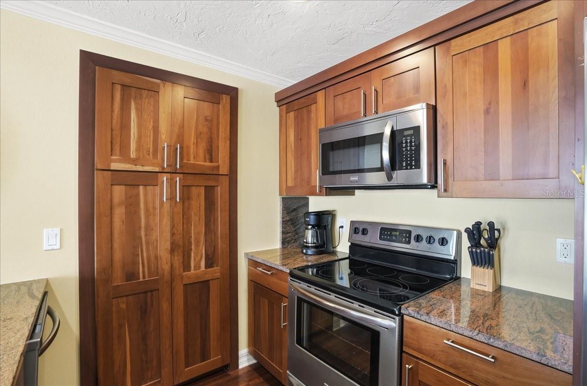2811 GULF DR, HOLMES BEACH, FL — photo 17