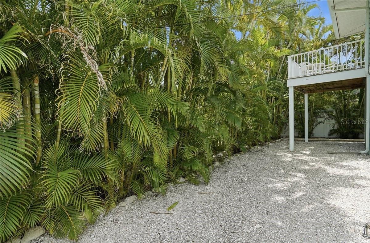 2811 GULF DR, HOLMES BEACH, FL — photo 40
