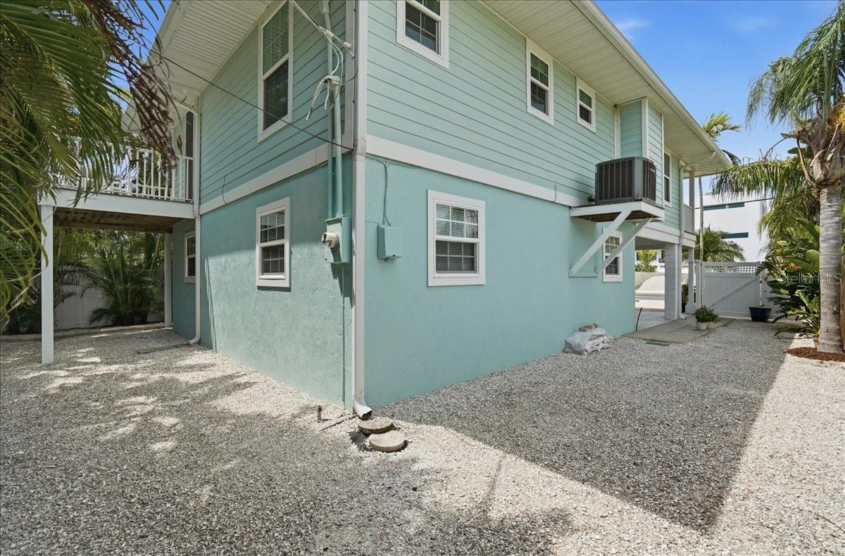 2811 GULF DR, HOLMES BEACH, FL — photo 42