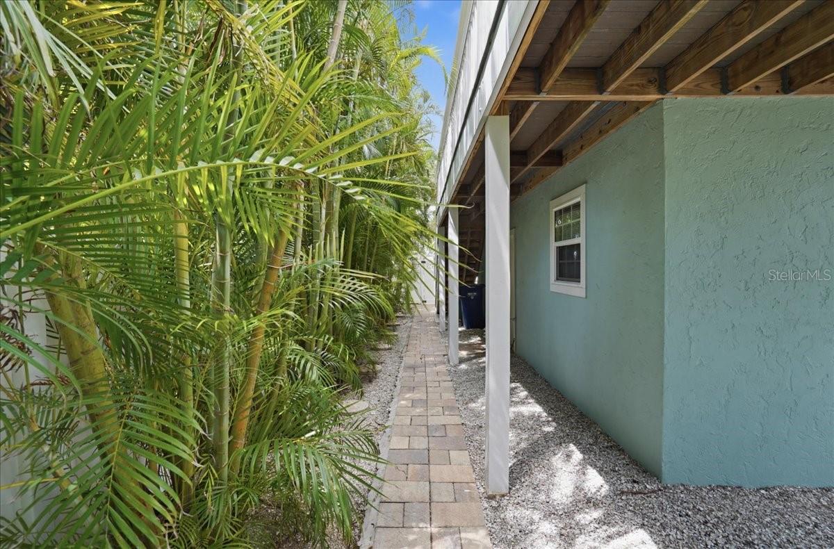 2811 GULF DR, HOLMES BEACH, FL — photo 44