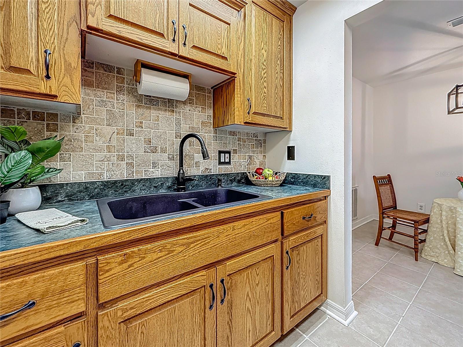 2442 ENTERPRISE RD #6, CLEARWATER, FL — photo 4