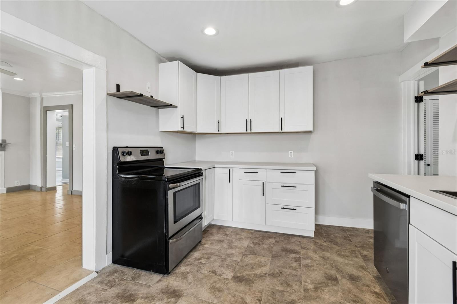 4105 18TH AVE S, ST PETERSBURG, FL — photo 8