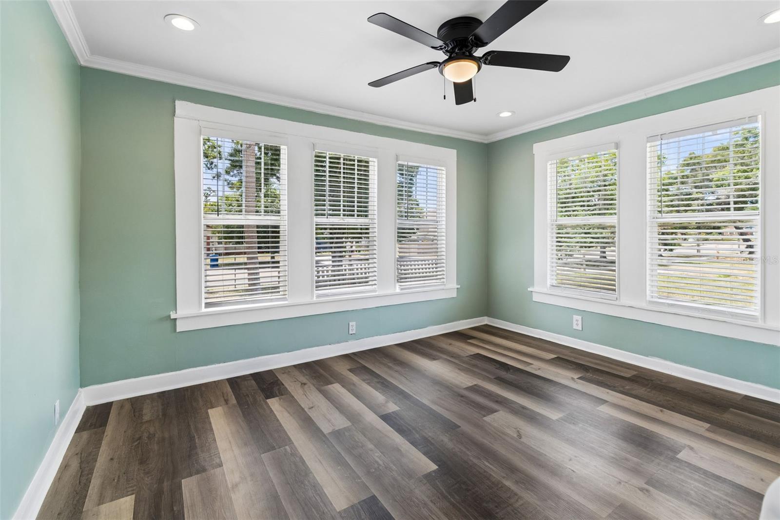4105 18TH AVE S, ST PETERSBURG, FL — photo 39