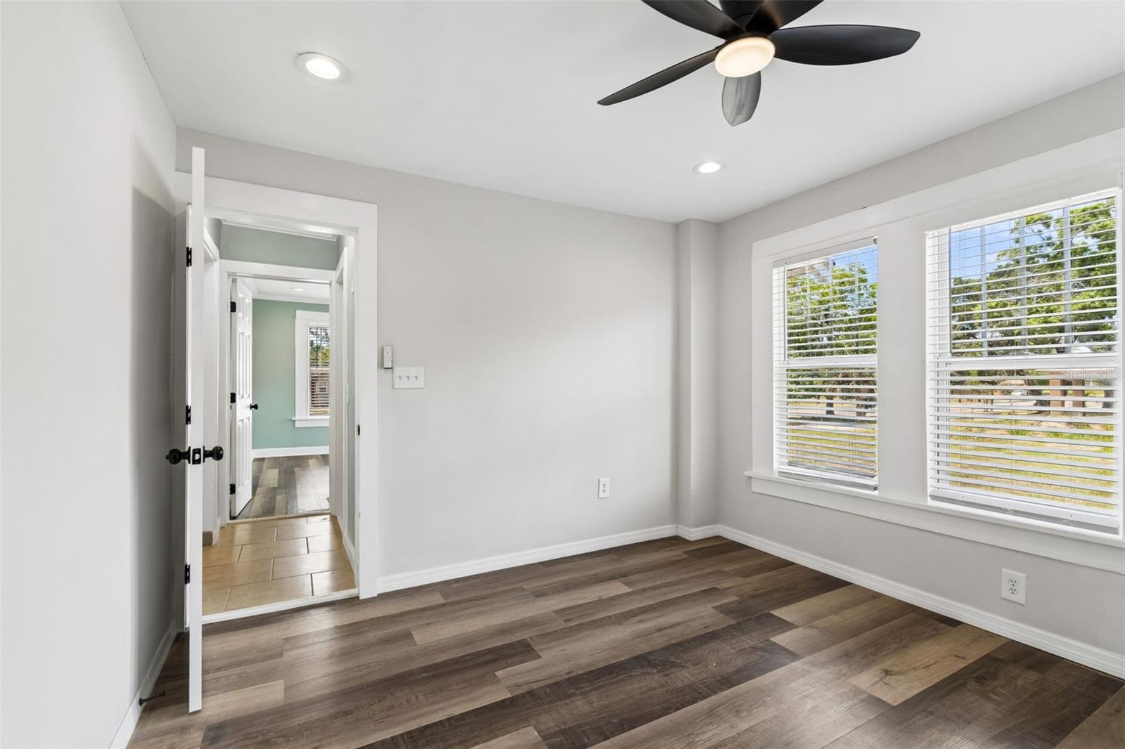 4105 18TH AVE S, ST PETERSBURG, FL — photo 45