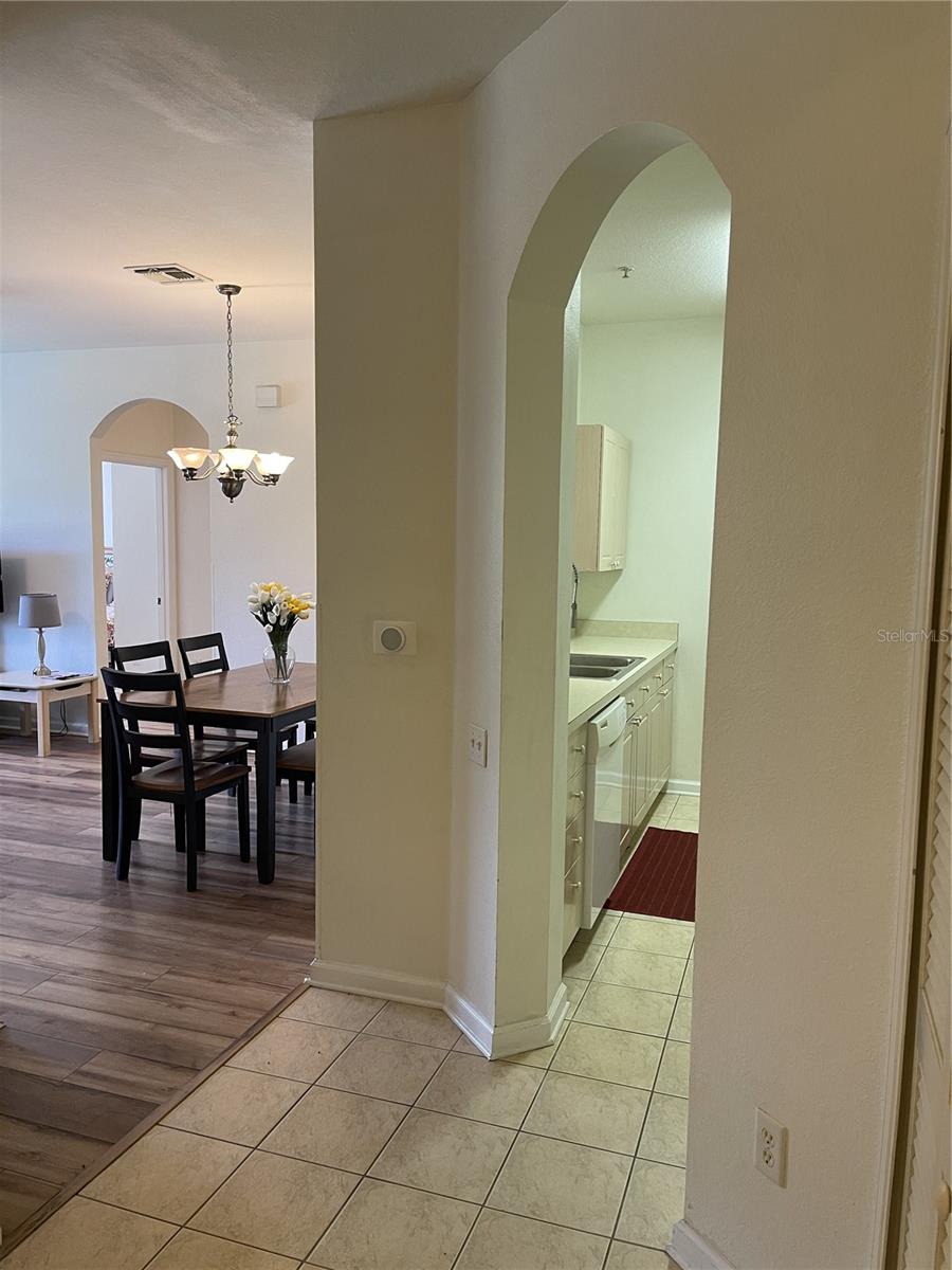 2306 SILVER PALM DR #105, KISSIMMEE, FL — photo 2