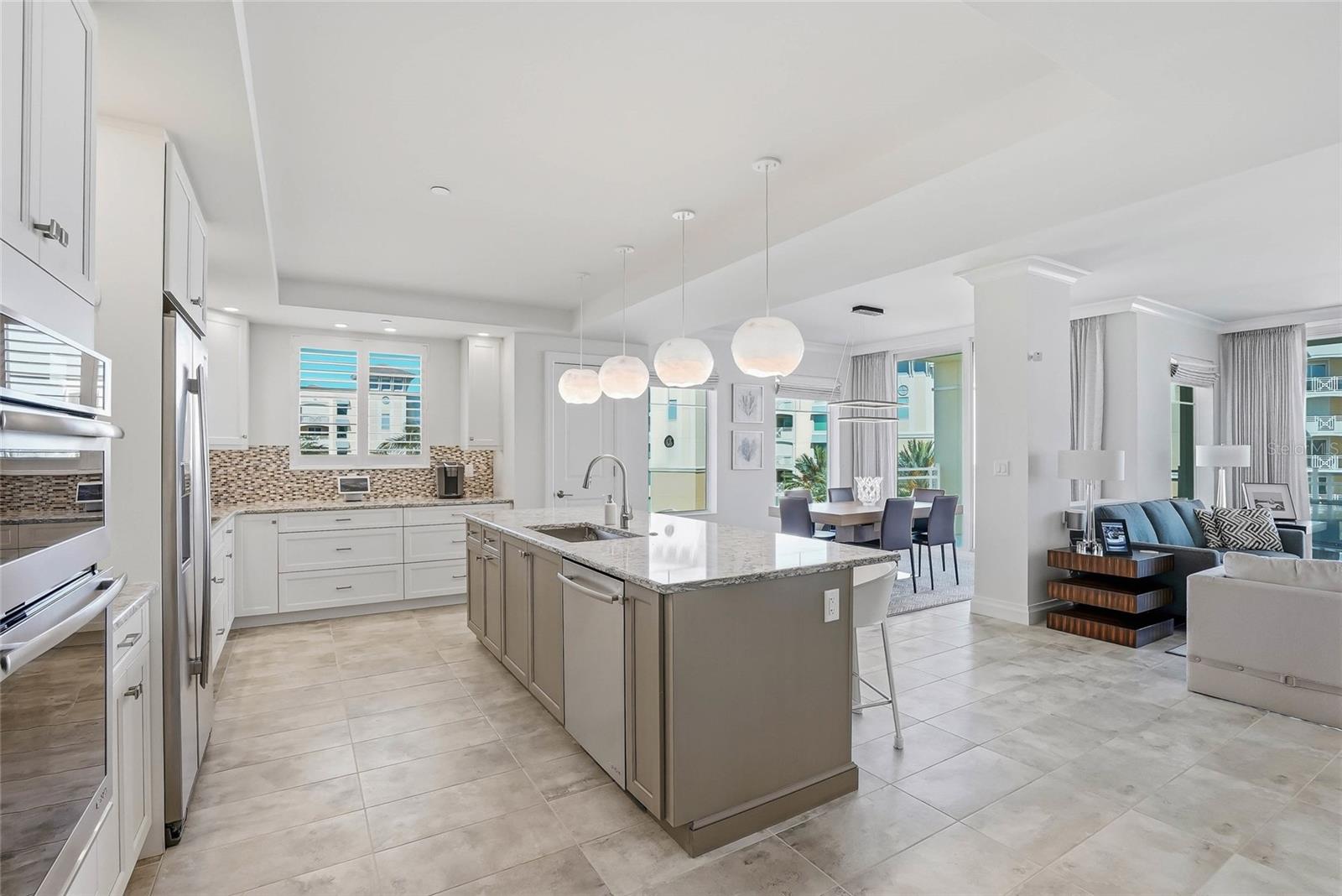 650 COLLANY RD #401, TIERRA VERDE, FL — photo 10