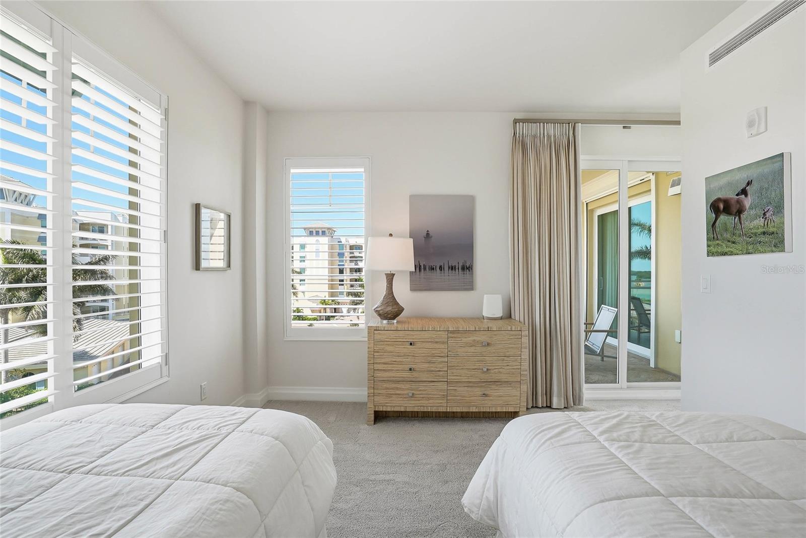650 COLLANY RD #401, TIERRA VERDE, FL — photo 34