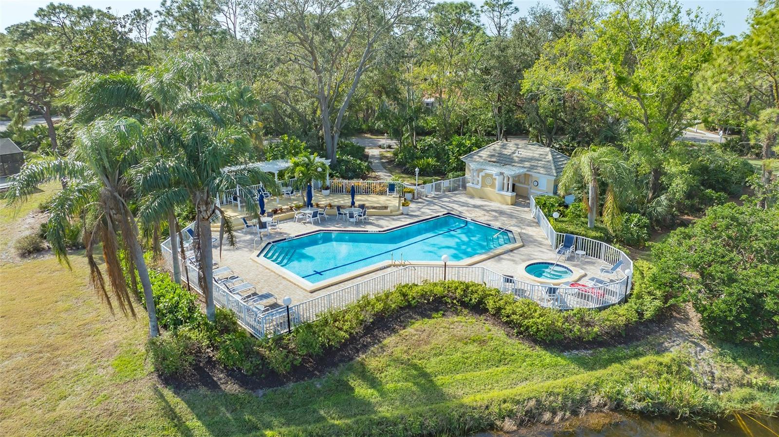 8009 HAMPTON CT, UNIVERSITY PARK, FL — photo 35