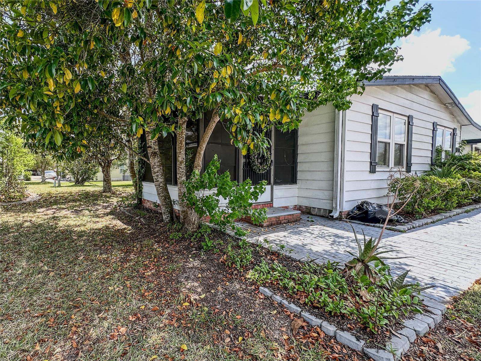 1820 W SCHWARTZ BLVD, LADY LAKE, FL — photo 12