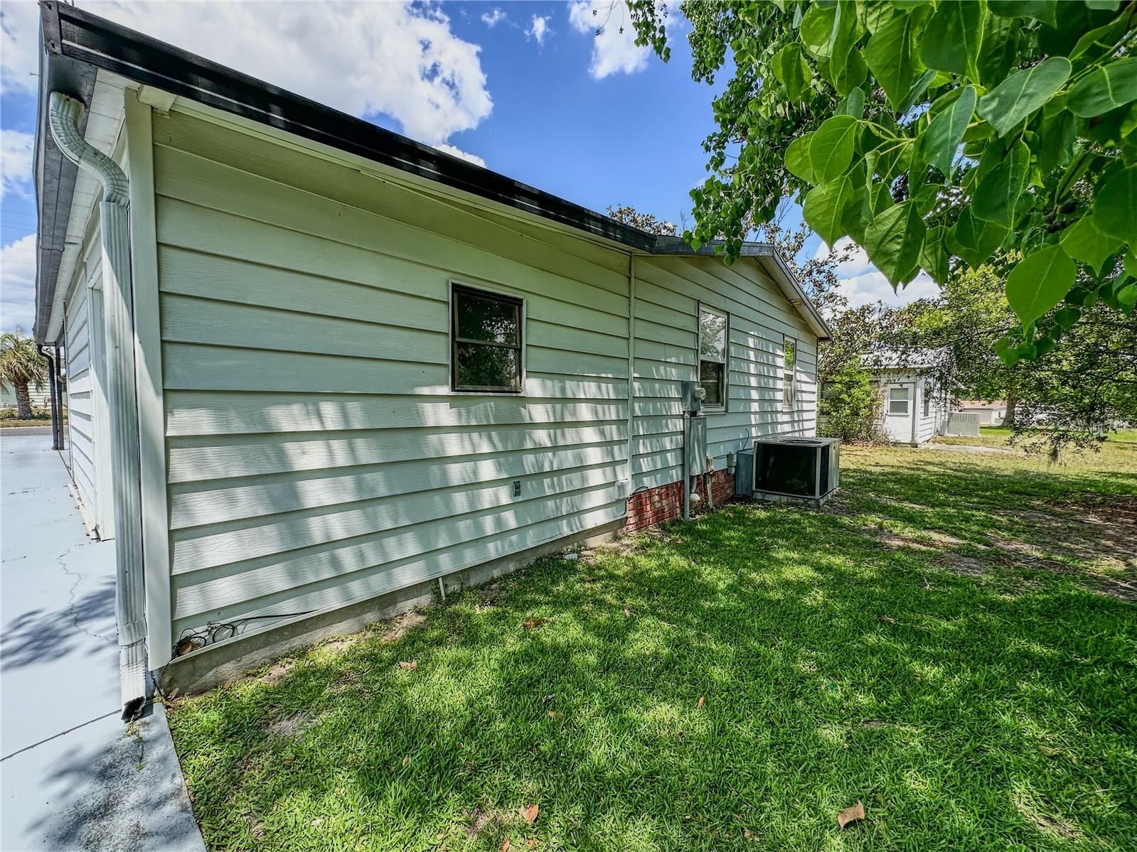 1820 W SCHWARTZ BLVD, LADY LAKE, FL — photo 20