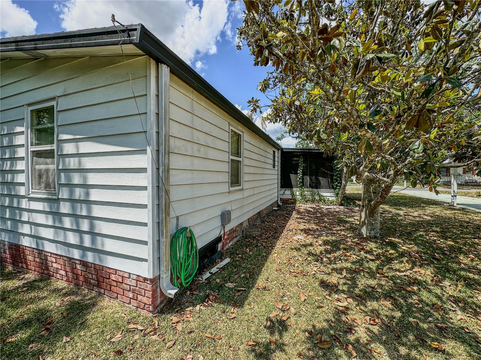 1820 W SCHWARTZ BLVD, LADY LAKE, FL — photo 23
