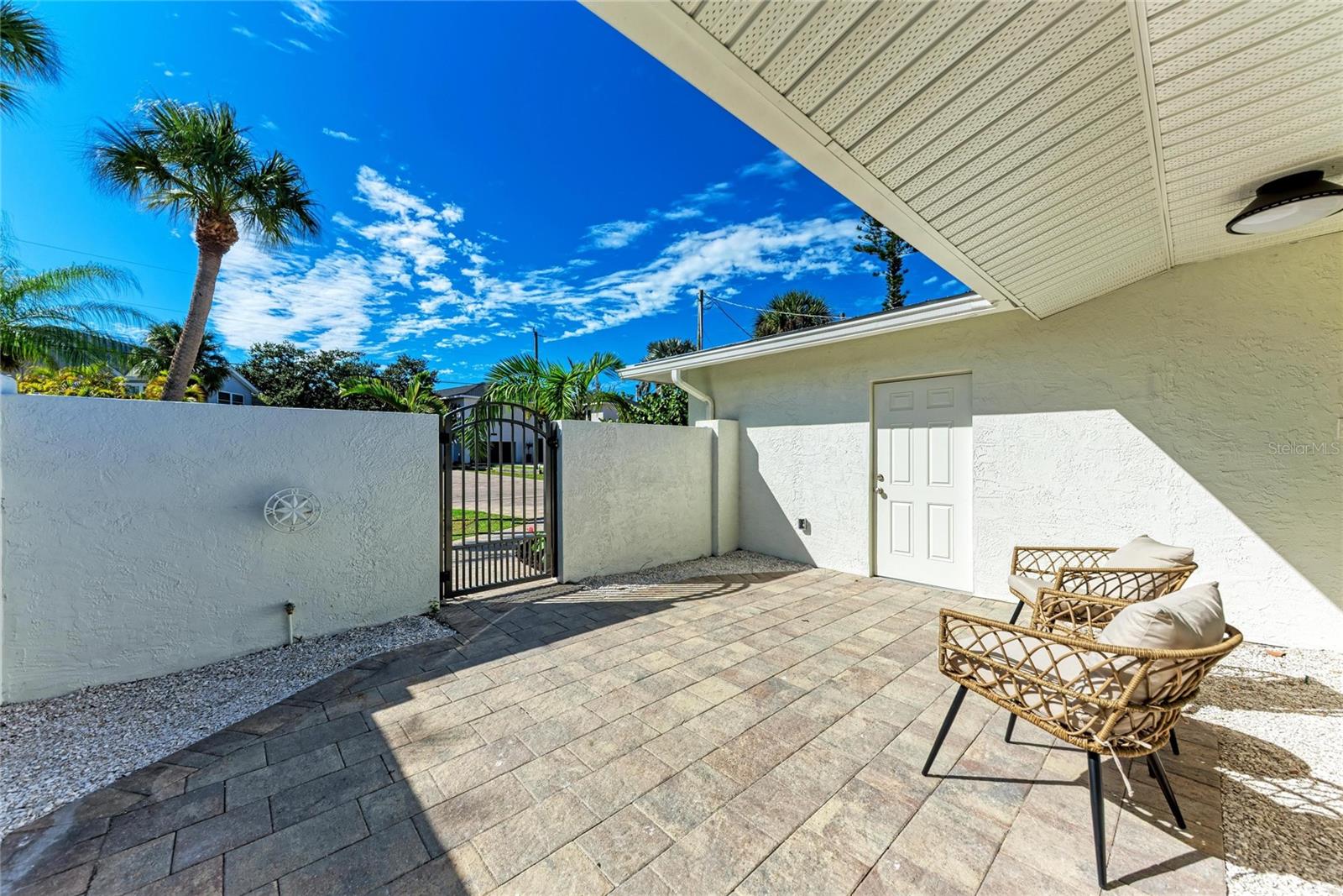 431 ISLAND CIR, SARASOTA, FL — photo 5