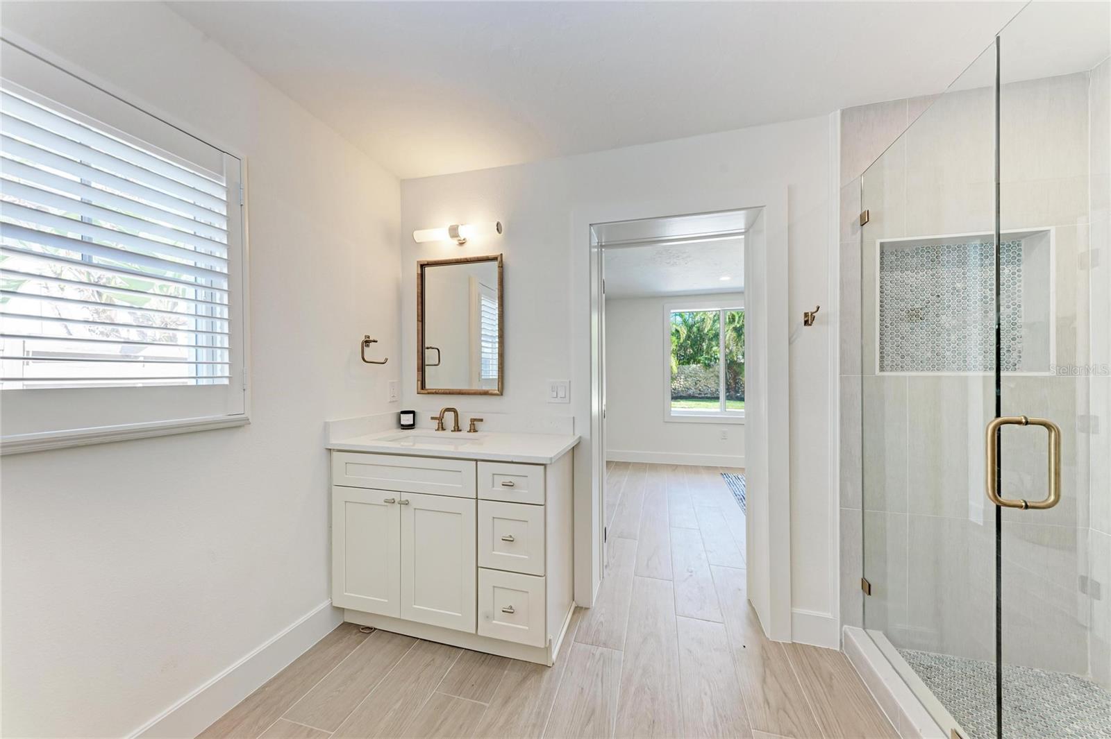 431 ISLAND CIR, SARASOTA, FL — photo 39