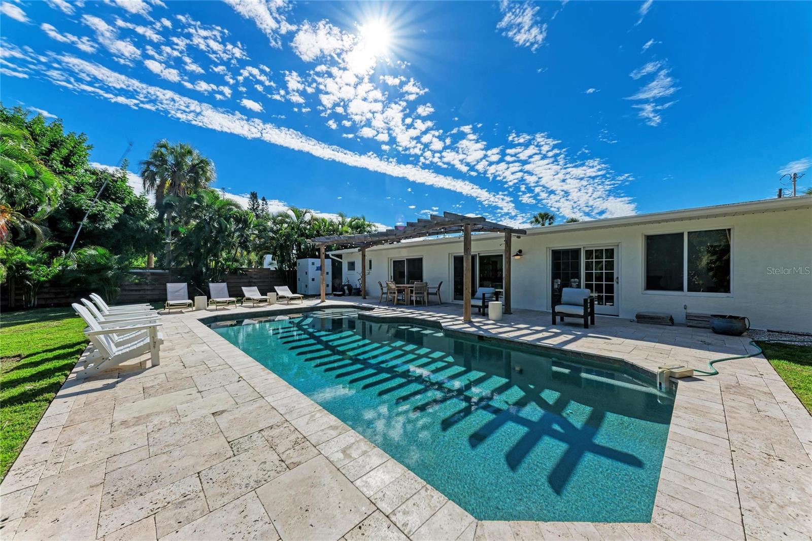 431 ISLAND CIR, SARASOTA, FL — photo 44