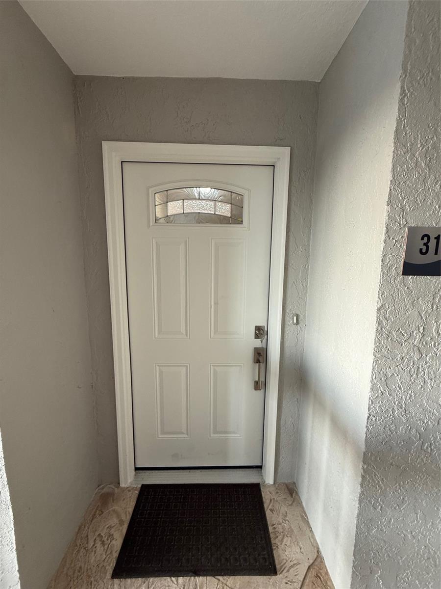 1477 PARK BEACH CIR #31, PUNTA GORDA, FL — photo 2