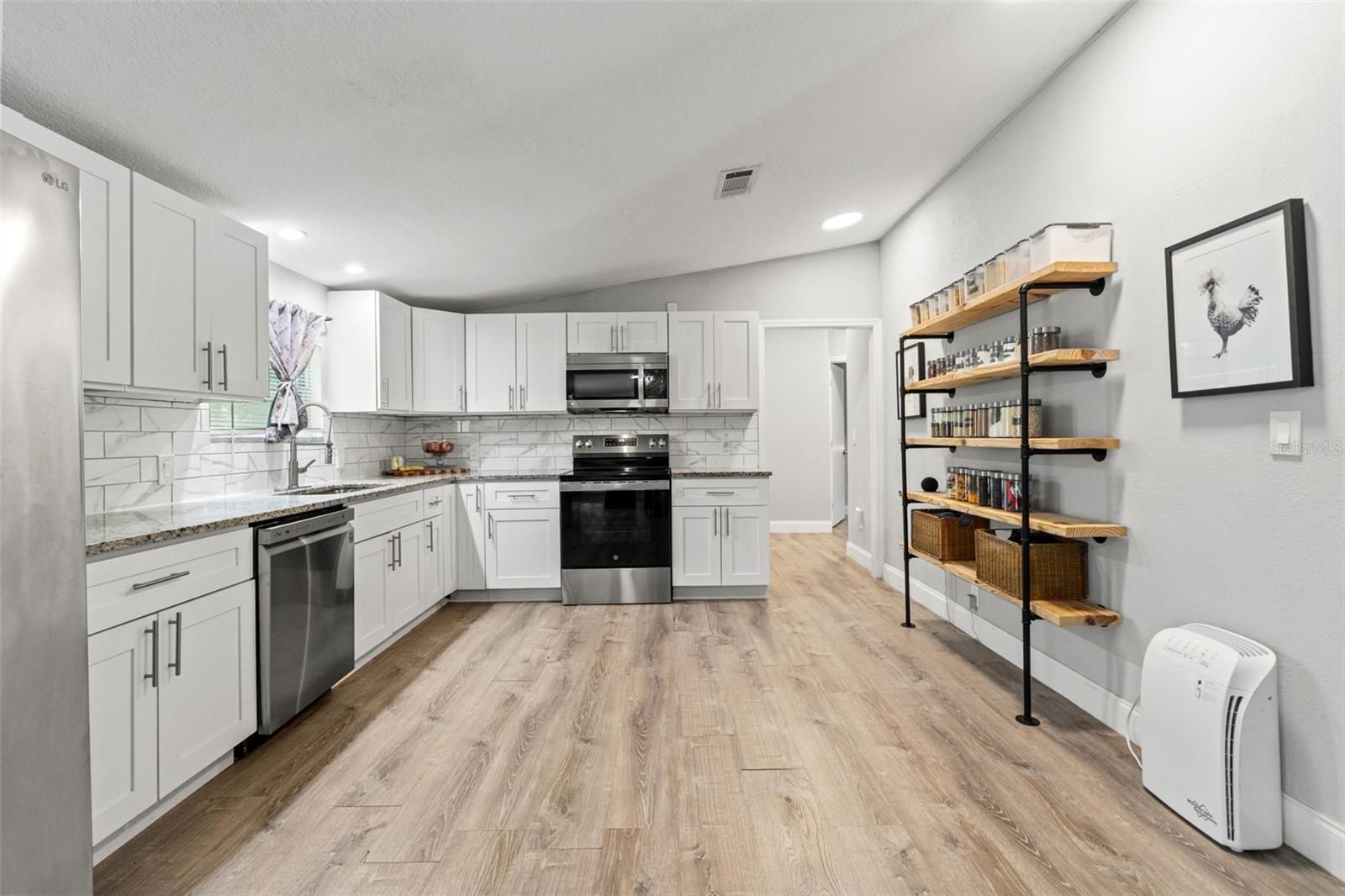 6886 W EDGEWOOD LN, HOMOSASSA, FL — photo 8