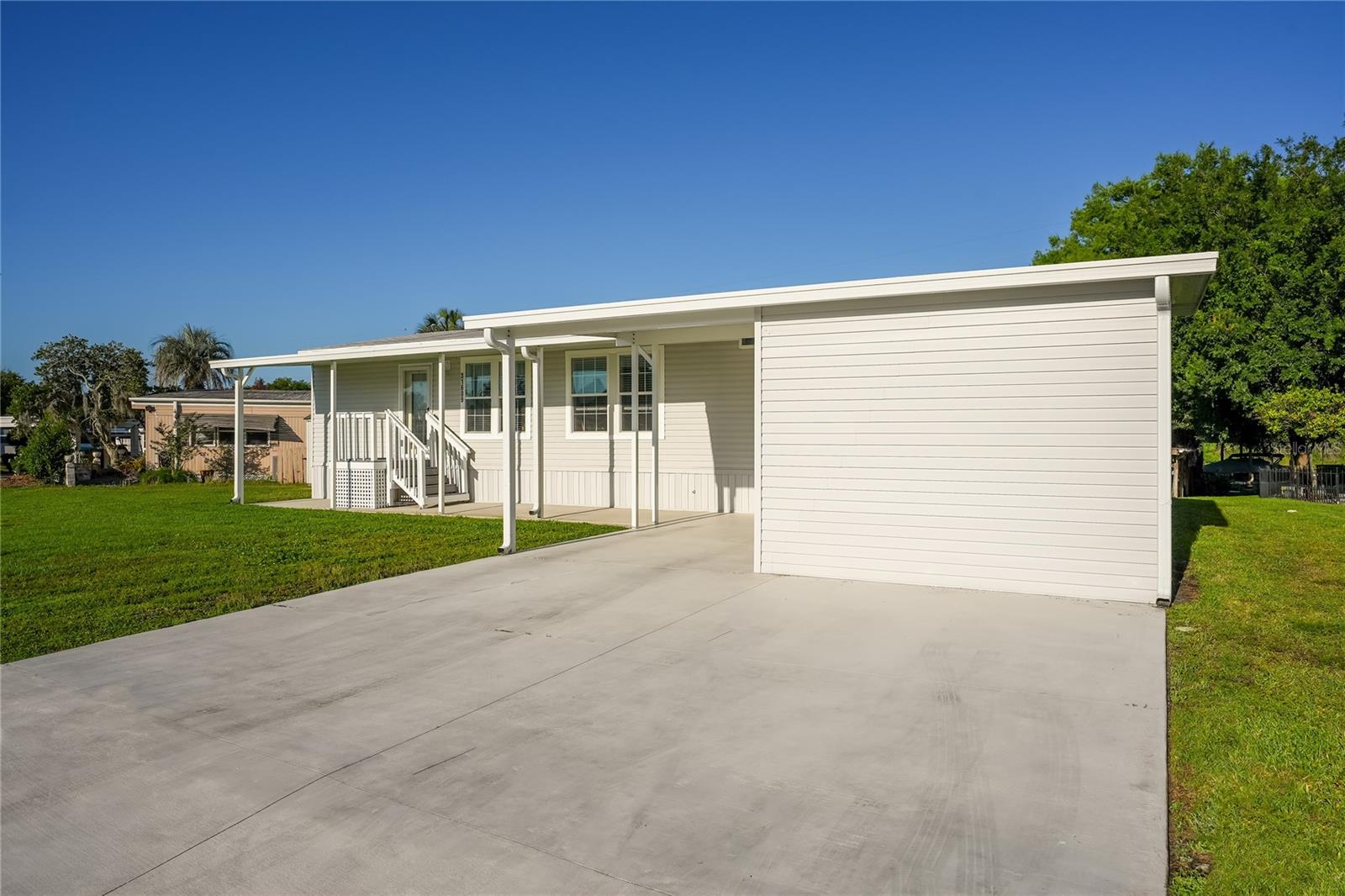 31609 TERRACE DR, TAVARES, FL — photo 98