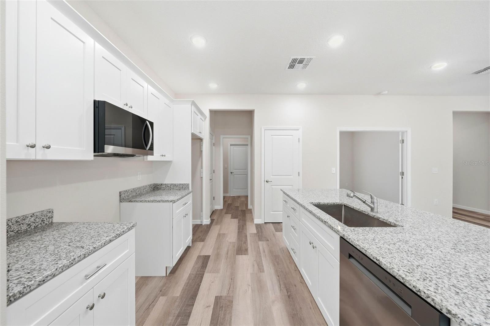 13404 NEW YORK AVE, ASTATULA, FL — photo 30
