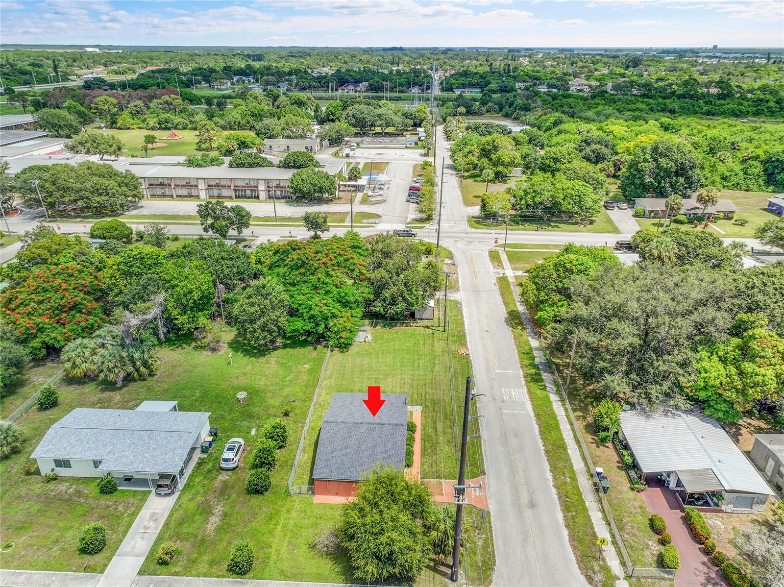 2102 AVENUE P, FORT PIERCE, FL — photo 2