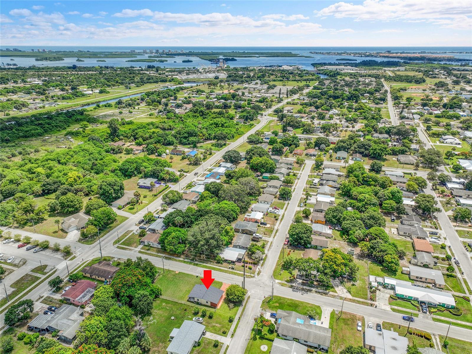 2102 AVENUE P, FORT PIERCE, FL — photo 4