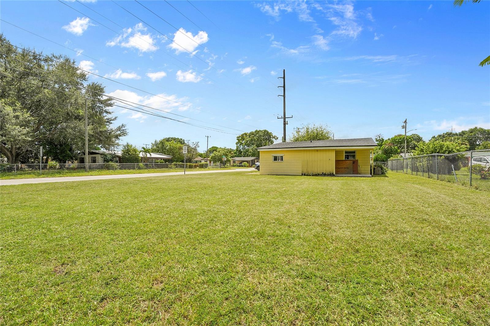 2102 AVENUE P, FORT PIERCE, FL — photo 29