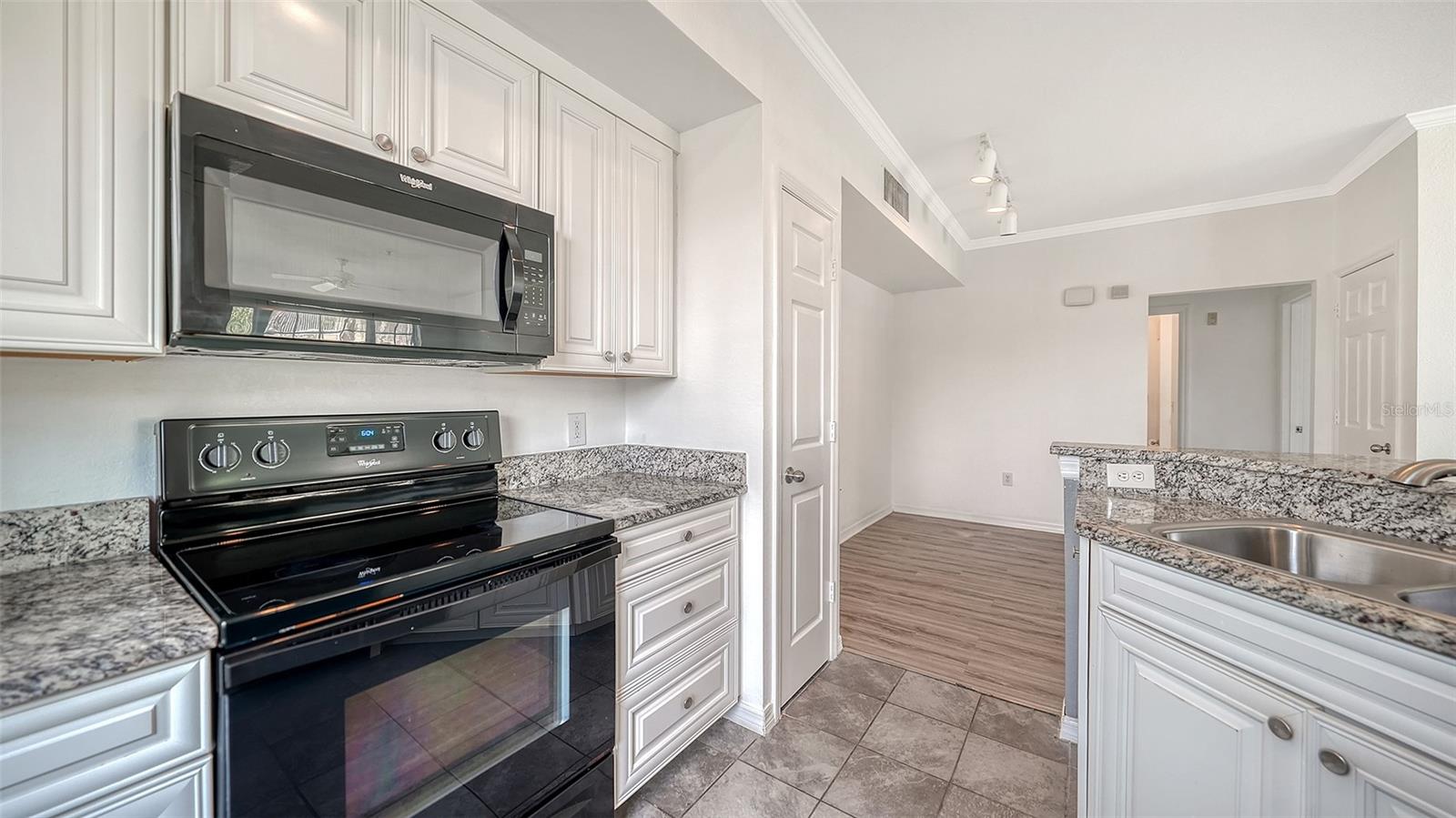 5501 ROSEHILL RD #105, SARASOTA, FL — photo 17