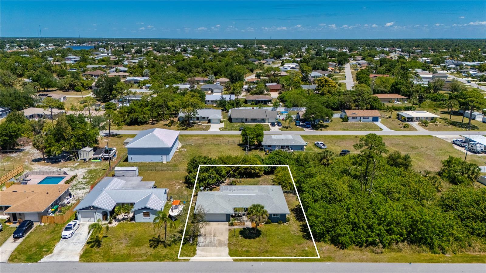 540 GROVE AVE NW, PORT CHARLOTTE, FL — photo 2